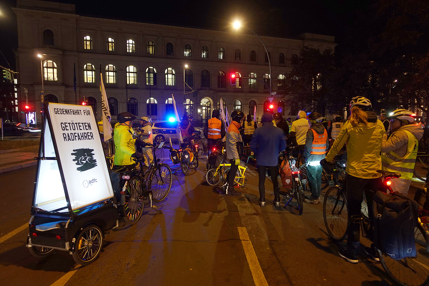 Fahrraddemonstration für getöteten Radfahrer