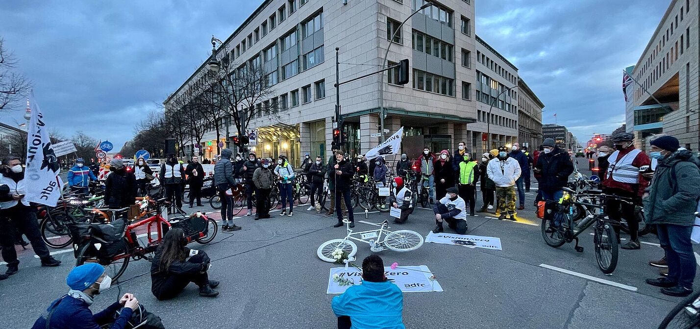 Mahnwache Geisterrad Berlin Mitte 2022