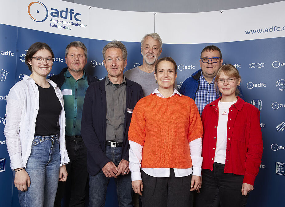 Der neue ADFC-Bundesvorstand: Der neue ADFC-Bundesvorstand von links nach rechts: Lena Adam, Joachim Lohse, Christian Tänzler, Frank Masurat, Sarah Holczer, Christoph Schmidt und Vera Konrad (ohne Clara Bohle).